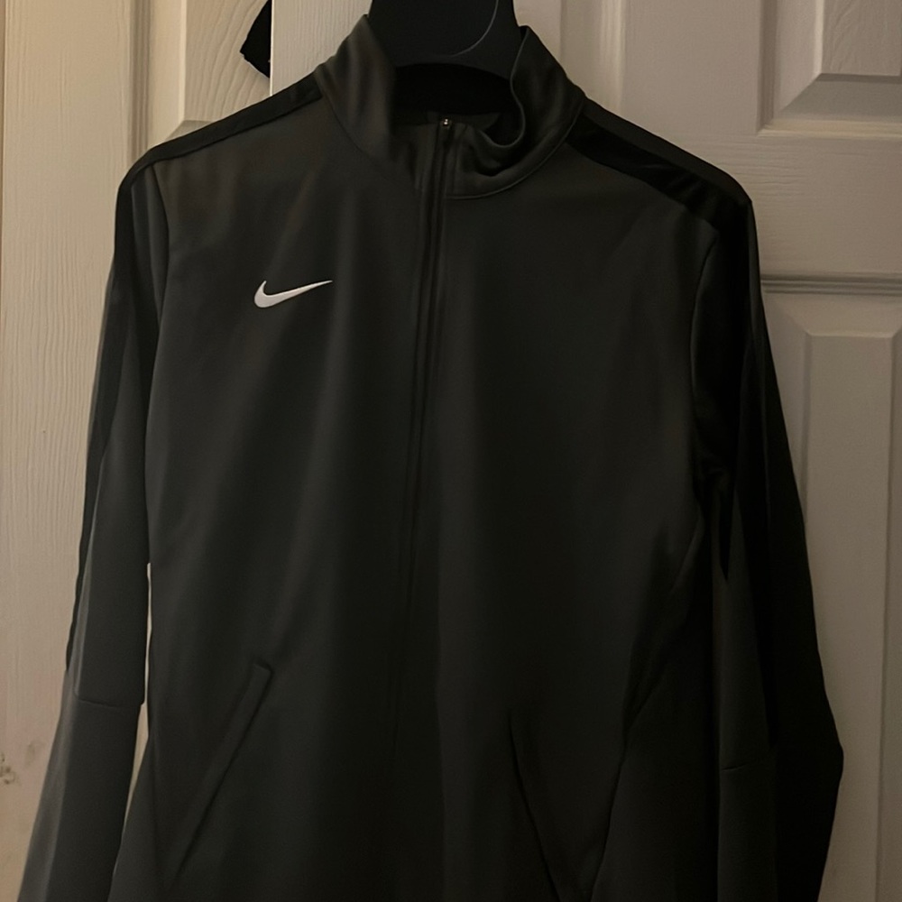 Nike full zip jacket. Size medium.